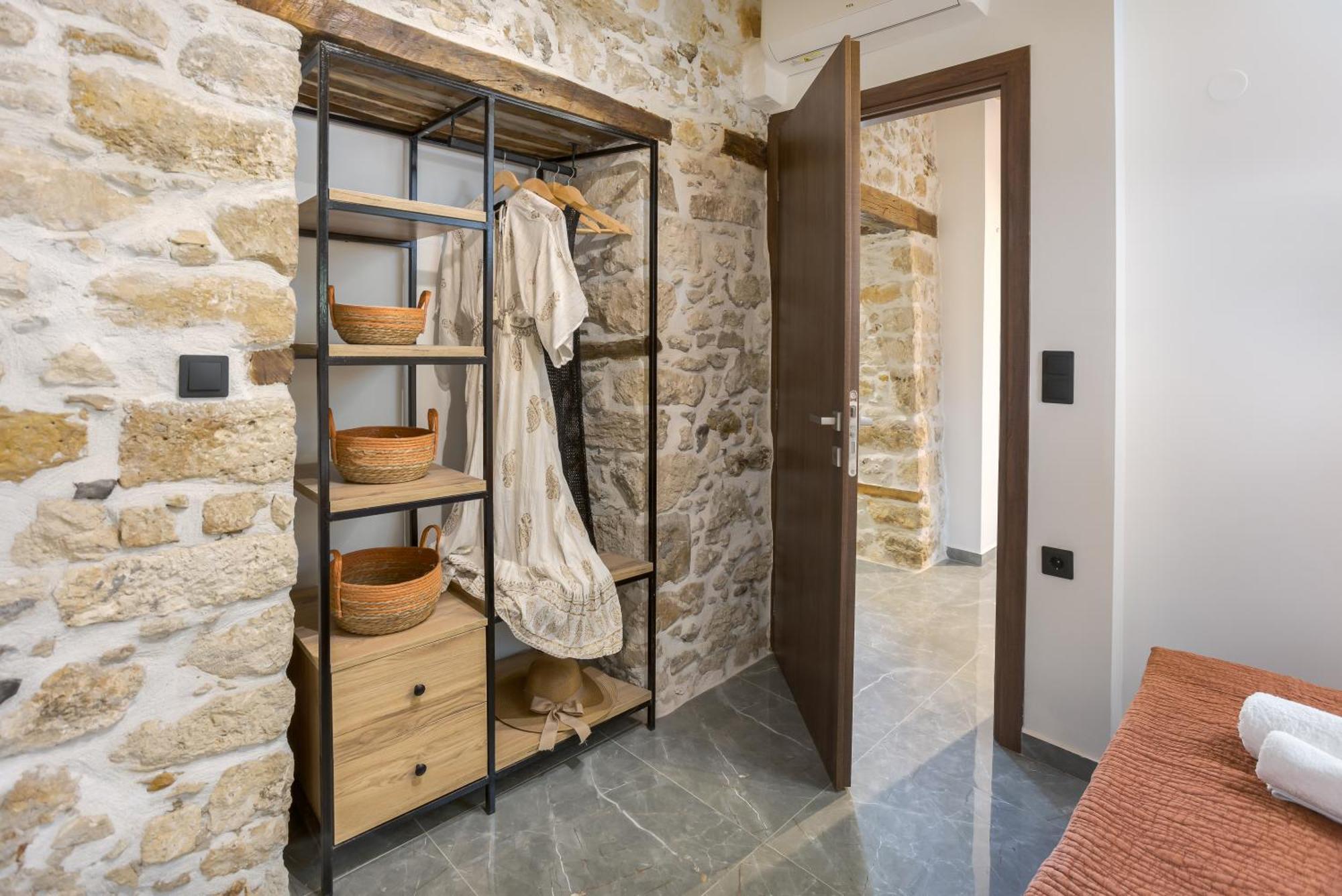 Anassa 14 Luxury One Bedroom Maisonette * Heraklion (Crete)
